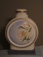 lilies: cremation Urns